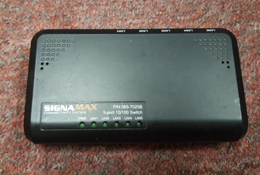 Signamax 065-7025B Switch 5×10/100